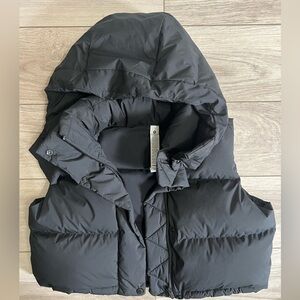 Lululemon Wunderpuff Super cropped vest. Color black. Size 6.